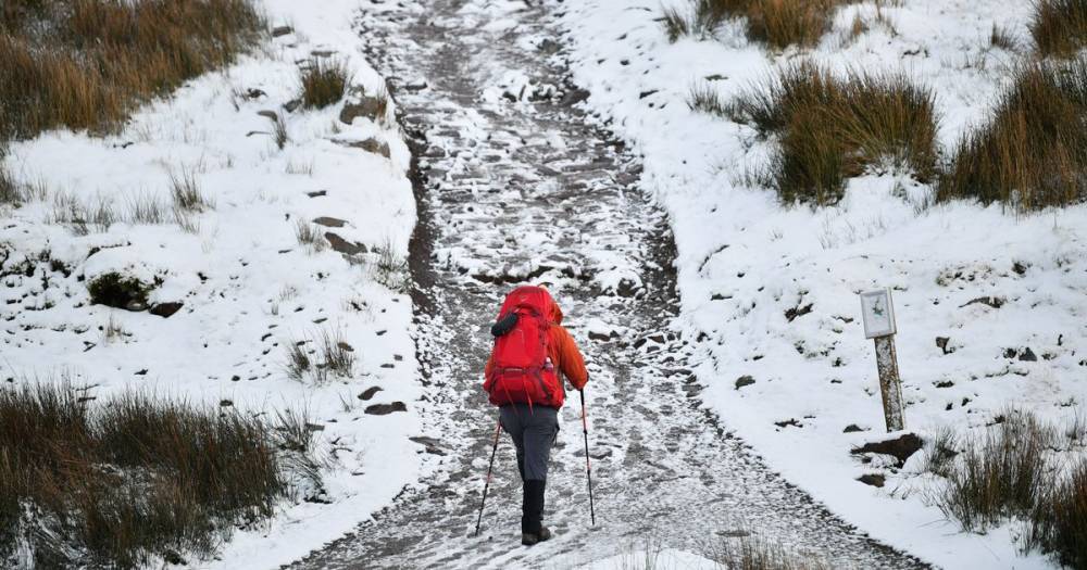 UK weather: Met Office forecasts snow to fall today as Arctic blast sweeps nation - dailystar.co.uk - Britain