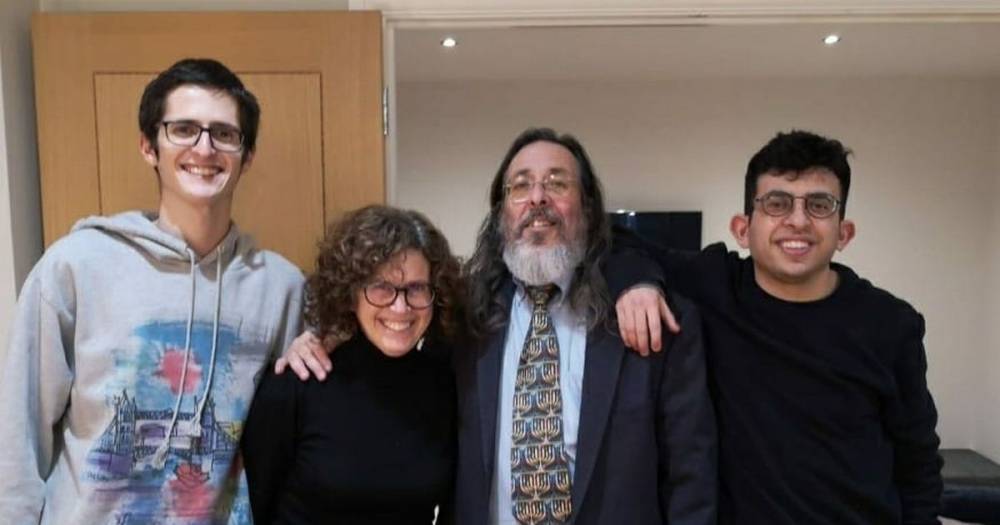 Popular rabbi at London synagogue killed by coronavirus weeks before retirement - mirror.co.uk