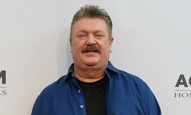 Joe Diffie - Country singer Joe Diffie dies at 61 after suffering complications from COVID-19 - dailymail.co.uk