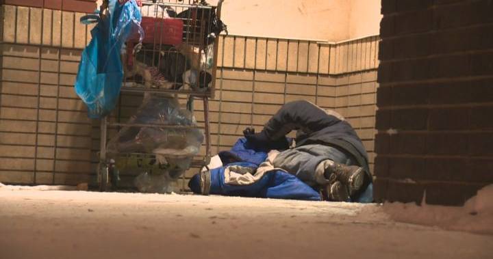 Edmonton charities launch ‘urgent’ campaign for cash-only donations to buy clothing for homeless - globalnews.ca
