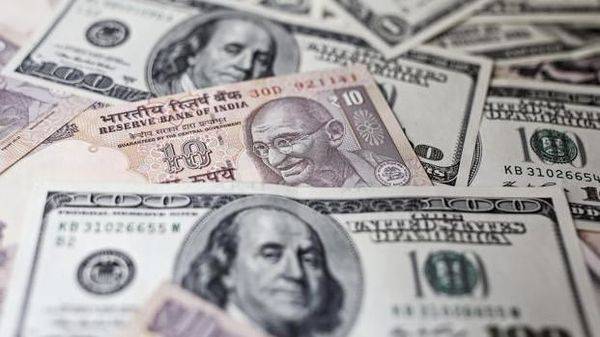 Abhishek Goenka - Rupee falls sharply against US dollar, past 75.50 per USD - livemint.com - Usa - India