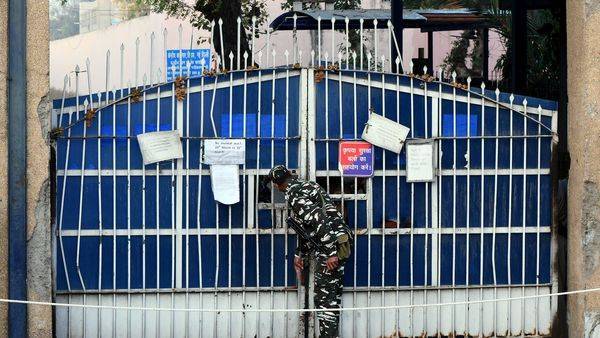 As coronavirus cases rise, Indian jails begin releasing prisoners on bail - livemint.com - city New Delhi - India - city Delhi