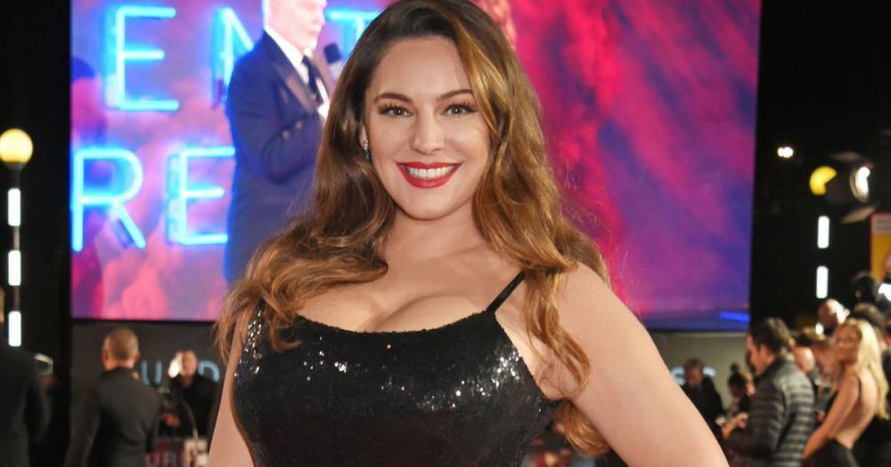 Kelly Brook - Jeremy Parisi - Kelly Brook shows off two stone weight loss transformation in skintight outfit - dailystar.co.uk - France