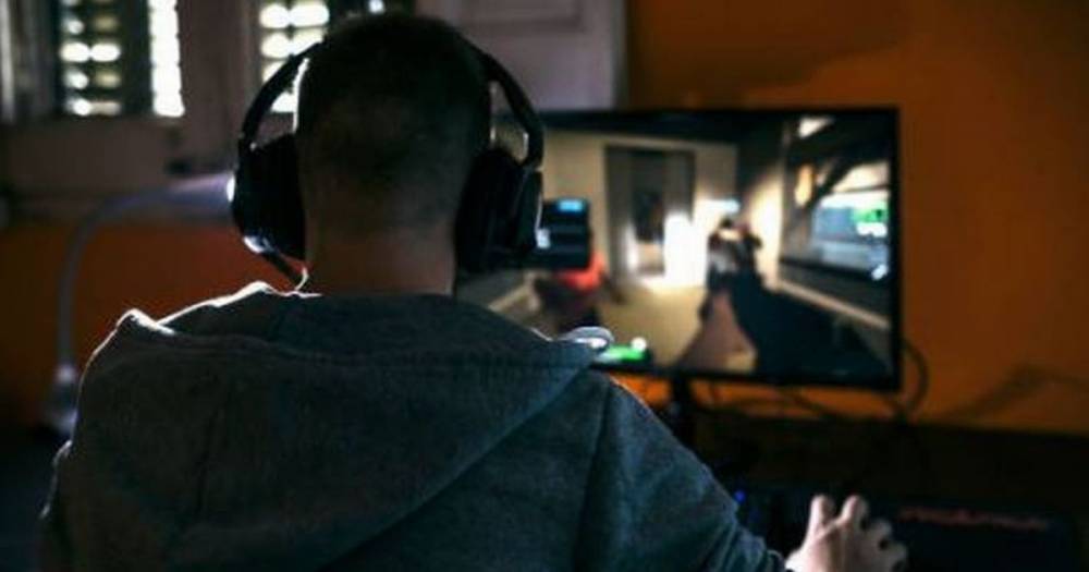 Get paid up to £30 an hour to teach video gamers how to play FIFA20, Call Of Duty or Fortnite - dailyrecord.co.uk - Britain - Scotland