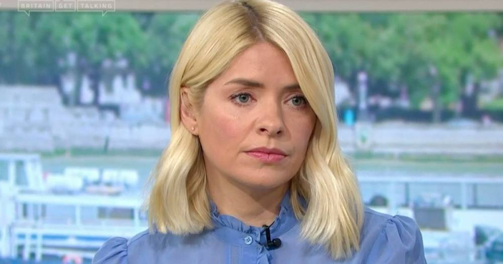 Holly Willoughby - Phillip Schofield - Holly Willoughby 'desperately sad' and having mood swings in coronavirus lockdown - dailystar.co.uk - Britain