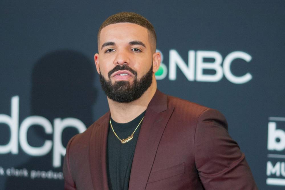Sophie Brussaux - Drake gets emotional as he shares first picture with son - hollywood.com - France