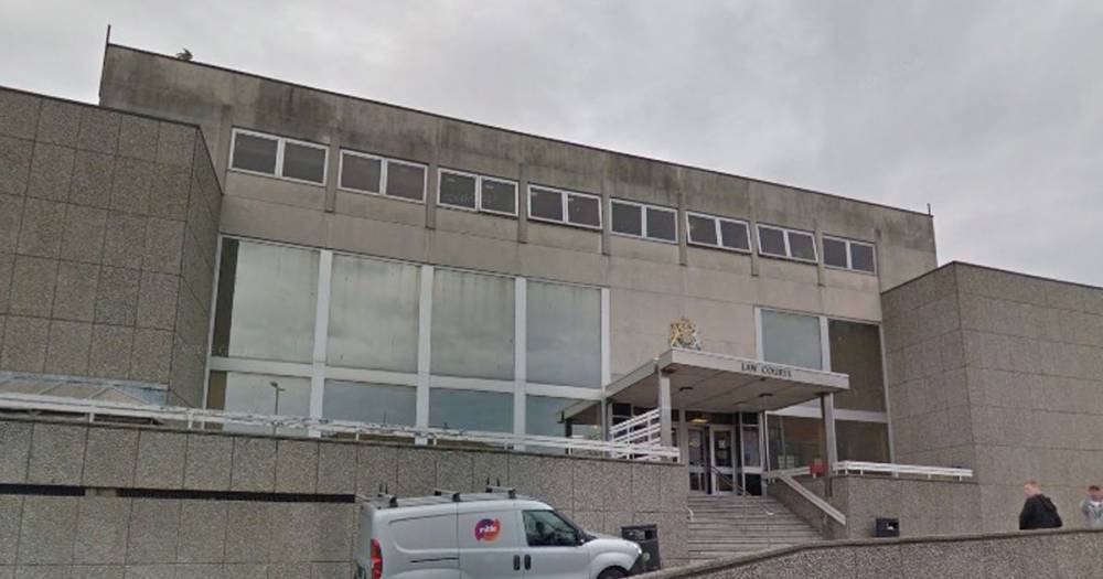 Man jailed for spitting at police officers while claiming to have coronavirus - mirror.co.uk - city Brighton - city Mansfield