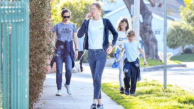 Jennifer Garner Takes Her 3 Adorable Kids Out For Exercise Break Violet, 14, Is So Tall — Pic - hollywoodlife.com - Los Angeles - state California