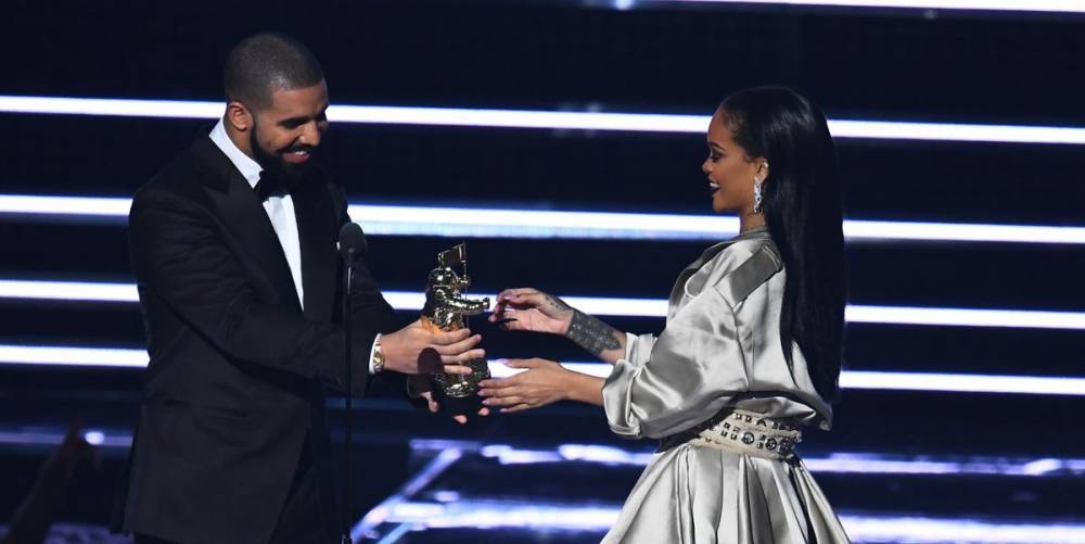 Kevin Durant - Rihanna Ignored Drake in An Instagram Live Chat - elle.com