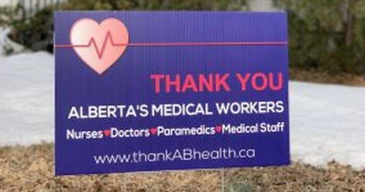 Lawn signs thank Alberta medical workers during COVID-19 pandemic - globalnews.ca