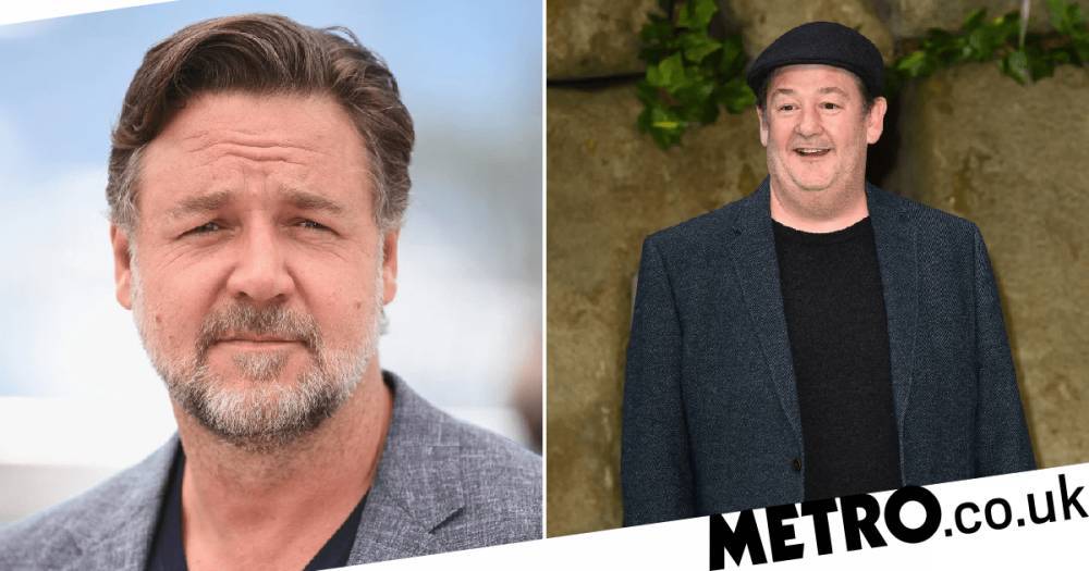 Russell Crowe - Johnny Vegas - Russell Crowe shares message from Johnny Vegas amid coronavirus as he pledges to help vulnerable - metro.co.uk