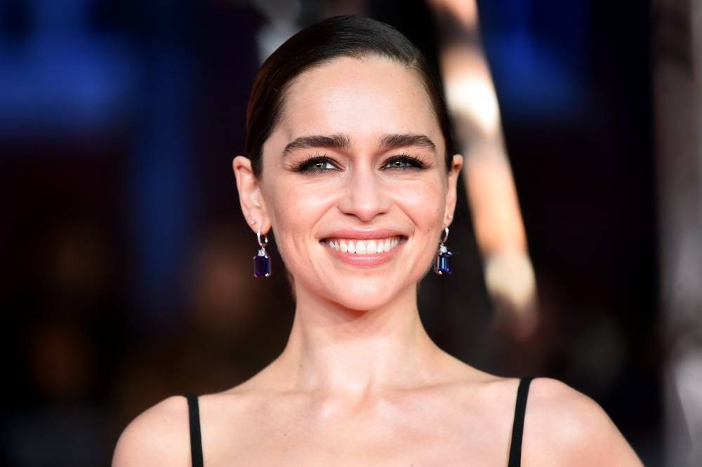 Emilia Clarke - Emilia Clarke Offers To Have Dinner With 12 Fans: ‘I Can’t Really Cook’ - etcanada.com