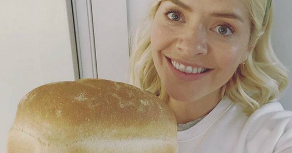 Holly Willoughby - Phil Vickery - Holly Willoughby proudly shows off her very own loaf of bread as she bakes with her children during lockdown - ok.co.uk