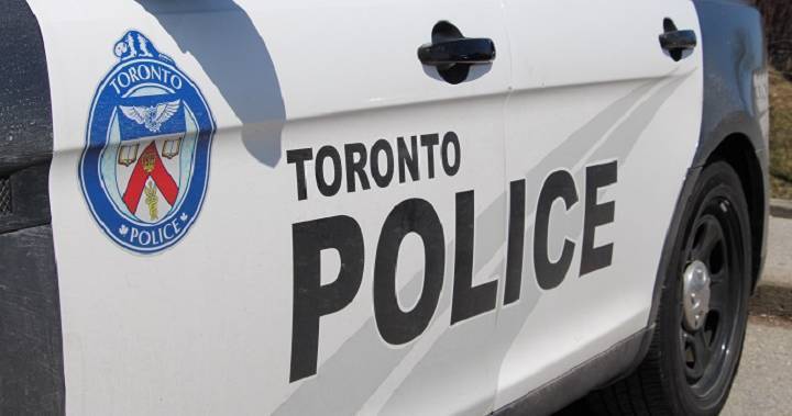 5 Toronto police officers test positive for coronavirus, over 500 in self-isolation - globalnews.ca