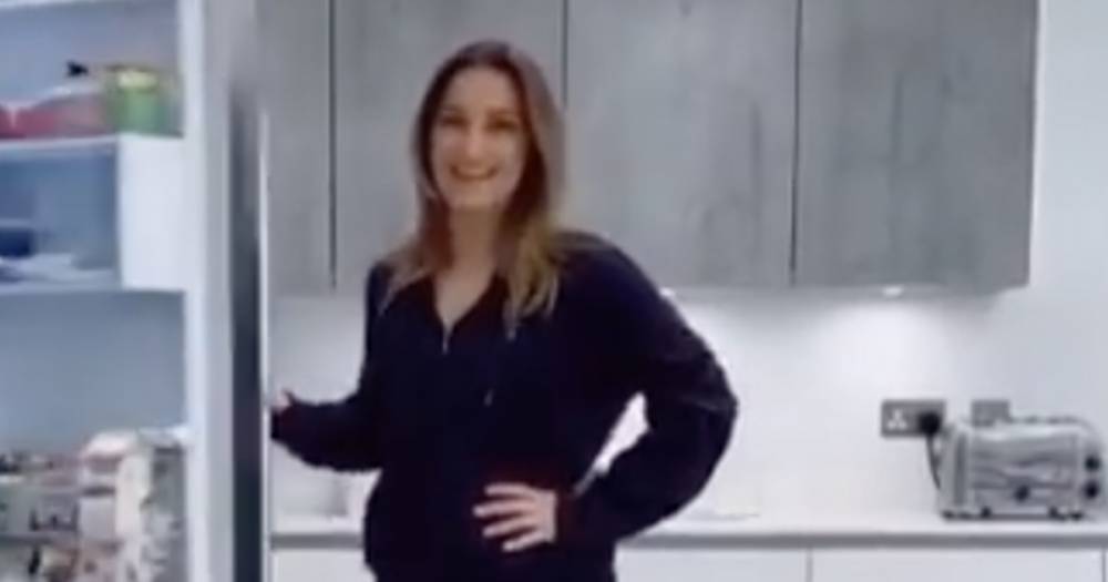 Sam Faiers - Paul Knightley - Sam Faiers gives first look inside new Surrey home as she shows off stunning minimalist kitchen - ok.co.uk