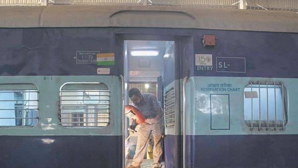 Railways to modify coaches for housing the quarantined - livemint.com - India