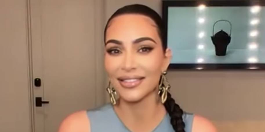 Kylie Jenner - Kim Kardashian-West - Kylie Jenner Is Stepping In as Kim Kardashian West's New Makeup Artist While Social Distancing - harpersbazaar.com - state California