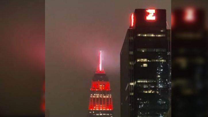 ‘Heartbeat of America’: Health care workers honored with red light atop Empire State Building in NYC - fox29.com - New York - city New York