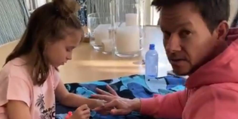 Mark Wahlberg - Mark Wahlberg Gets Makeup Job From Daughter During Quarantine (Video) - justjared.com