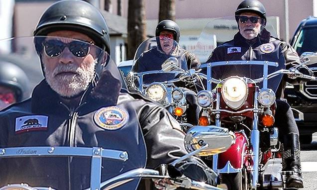 Arnold Schwarzenegger - Arnold Schwarzenegger hits the road on his motorcycle - dailymail.co.uk - Los Angeles - state California - city Los Angeles