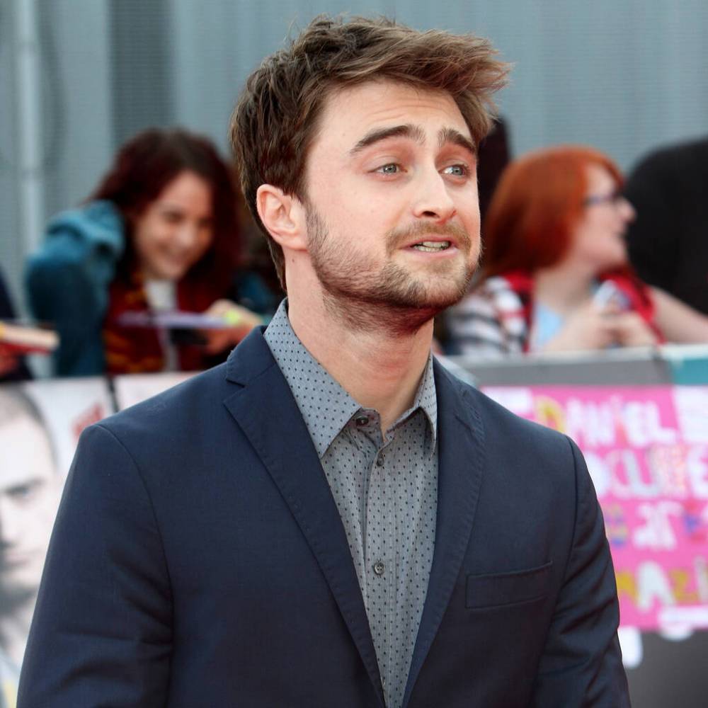 Daniel Radcliffe’s girlfriend ‘very confused’ by coronavirus hoax texts - peoplemagazine.co.za