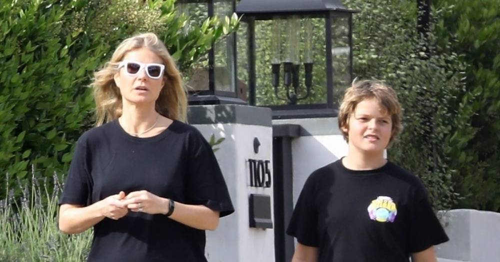 Chris Martin - Gwyneth Paltrow - Gwyneth Paltrow ditches coronavirus protection gear for stroll with rarely seen son Moses - mirror.co.uk - state California