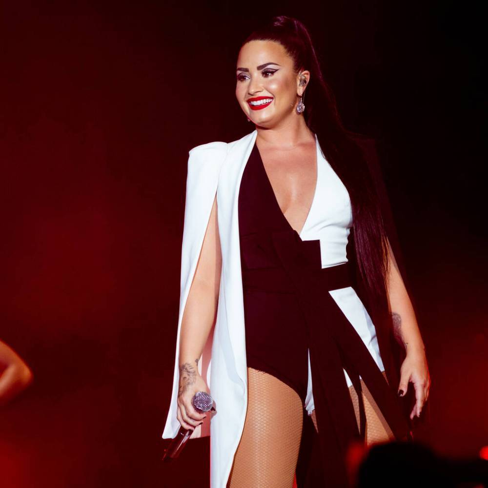 Demi Lovato to donate $125,000 from Fabletics collection to frontline workers - peoplemagazine.co.za