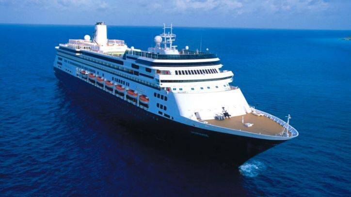 Coast Guard: Cruise ships must stay at sea with sick onboard - fox29.com - state Florida - Puerto Rico - state South Carolina - county Lauderdale - city Fort Lauderdale, state Florida - Bahamas - state Georgia
