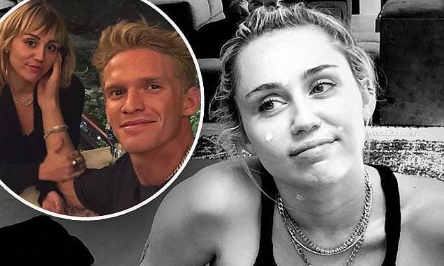 Miley Cyrus - Cody Simpson gushes 'I love you' to Miley Cyrus in a post celebrating their six month anniversary - dailymail.co.uk - Los Angeles - city Cody, county Simpson - county Simpson
