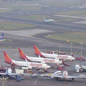 Hardeep Singh Puri - Grounded aviation industry seeks govt aid to avoid job losses - livemint.com - India