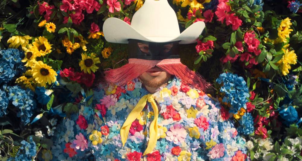 Orville Peck Is Decked Out In Flowers for New Single 'Summertime' - Watch Video! - justjared.com - city Columbia