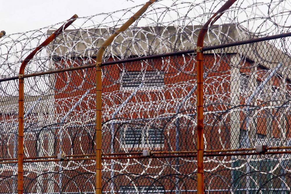 Federal inmates to be locked in cells for 14 days amid virus - clickorlando.com - Washington - state Louisiana