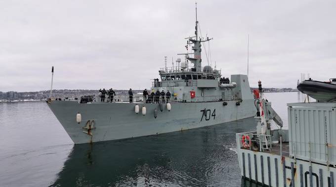 Coronavirus: HMCS Shawinigan and HMCS Glace Bay return to Halifax - globalnews.ca - city Kingston - county Halifax