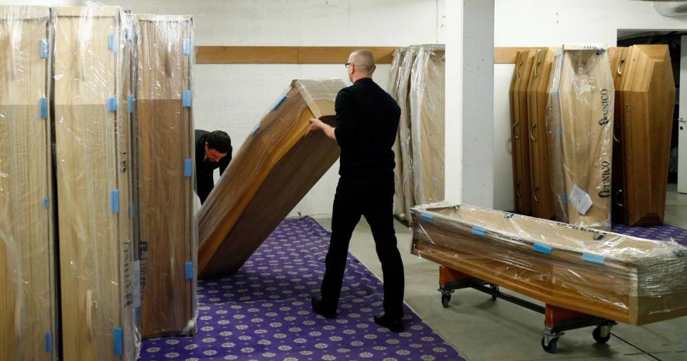Coffin shortages lead to price hike as families face large bills to bury loved ones - dailyrecord.co.uk - Britain