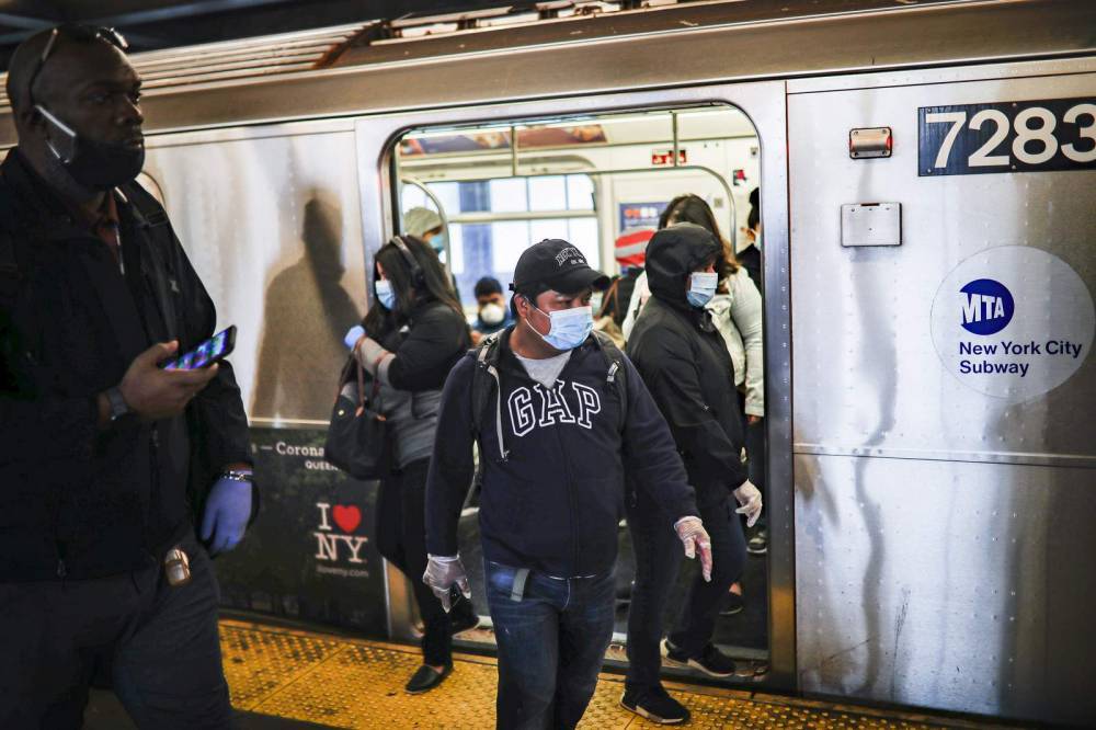 'Everybody is very scared': Struggle to keep apart on subway - clickorlando.com - New York