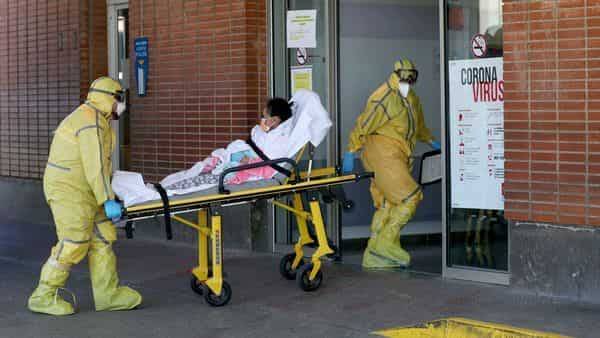 Spain reports lowest coronavirus daily toll in 17 days - livemint.com - Spain