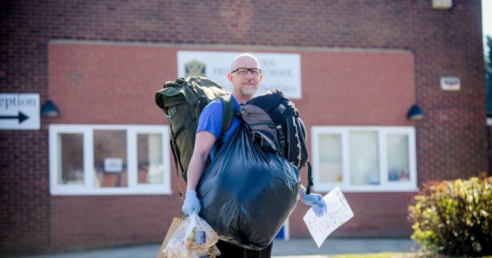 Coronavirus: Hero teacher walks five miles a day to deliver free school meals - mirror.co.uk