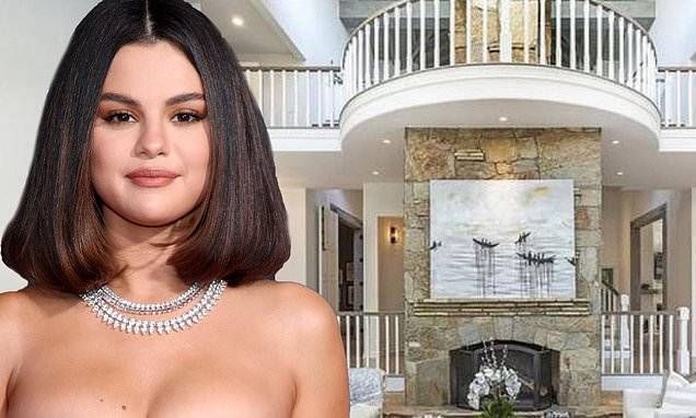 Selena Gomez - Selena Gomez snaps up the late Tom Petty's former home in Encino for $4.9 million - dailymail.co.uk - state California - state Florida