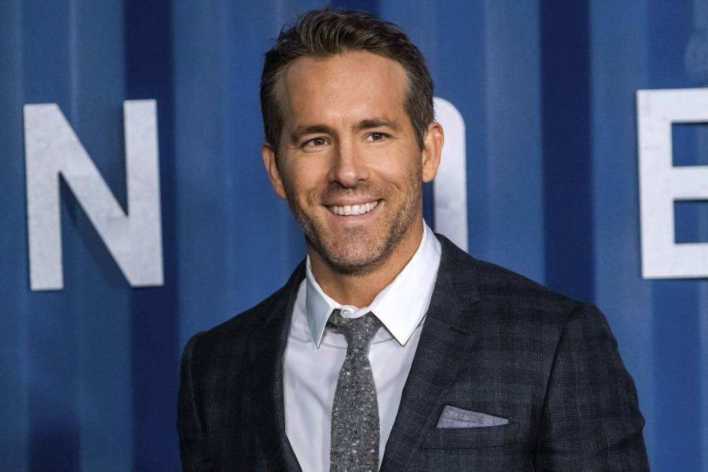 Ryan Reynolds - Ryan Reynolds Sends ‘Digital High Five’ To Durham College For Providing Face Shields To COVID-19 Front Line Workers - etcanada.com