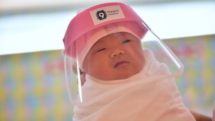 Hospital puts face shields on newborns - fox29.com - New York - Thailand - city New York - city Bangkok
