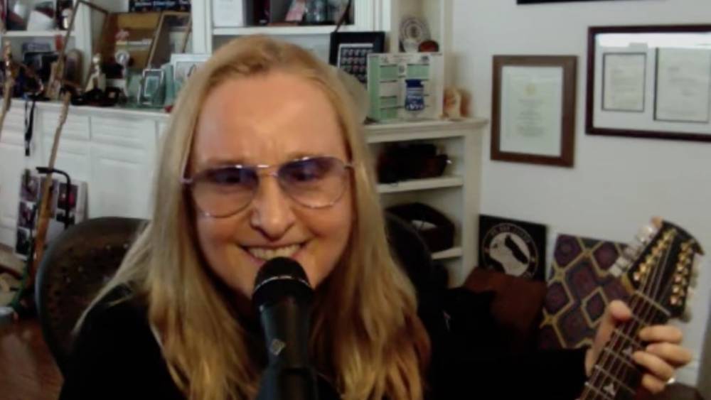 Melissa Etheridge - Melissa Etheridge Shouts Out 'Come to My Window' Stay-at-Home Memes on Billboard Live At-Home Concert - billboard.com