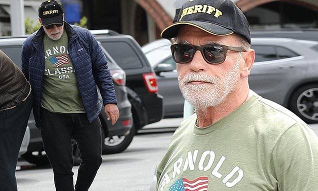 Arnold Schwarzenegger - Arnold Schwarzenegger sports mini-beard as he gets in exercise in Brentwood - dailymail.co.uk - Usa - Los Angeles - state California