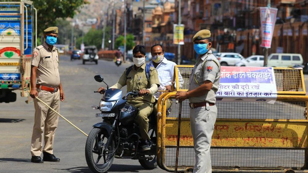 Narendra Modi - India extends world's largest lockdown by two weeks - rte.ie - India
