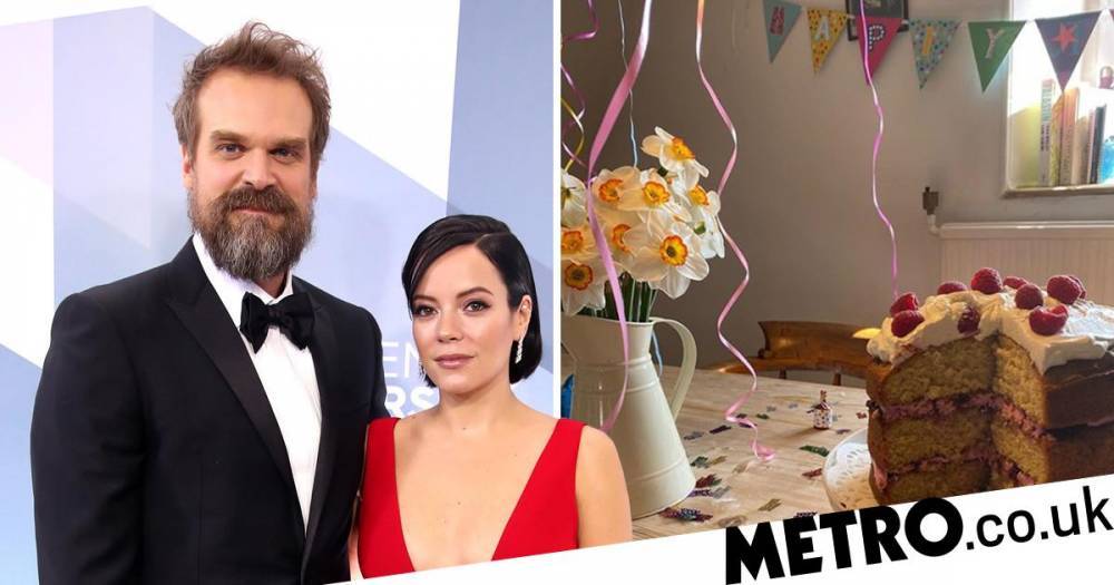 Lily Allen - David Harbour - Lily Allen puts on cute isolation birthday party for David Harbour as he turns 45 in lockdown - metro.co.uk