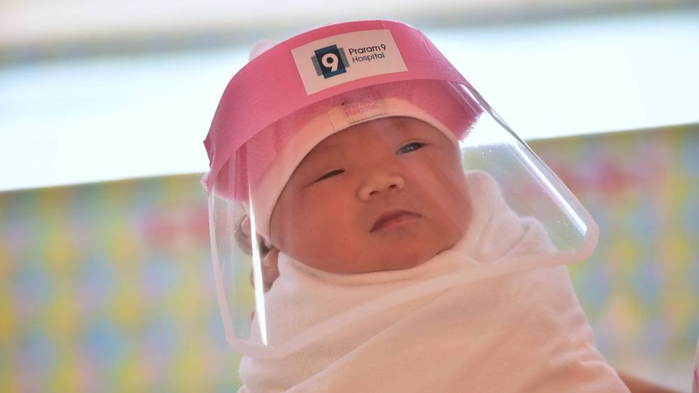 Coronavirus: Newborn Babies at a Thai Hospital Are Being Given Tiny Face Shields to Protect Them from COVID-19 - glamour.com - Thailand - city Bangkok, Thailand