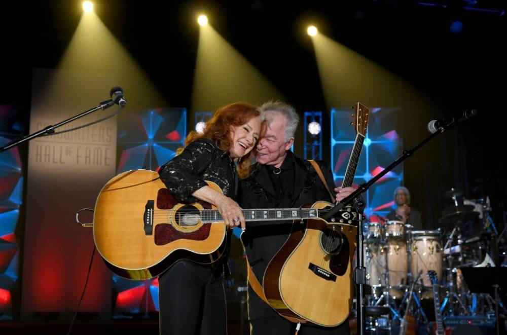 John Prine - Bonnie Raitt - Bonnie Raitt Dedicates Comforting Message & Performance of ‘Home’ to John Prine: Exclusive - billboard.com