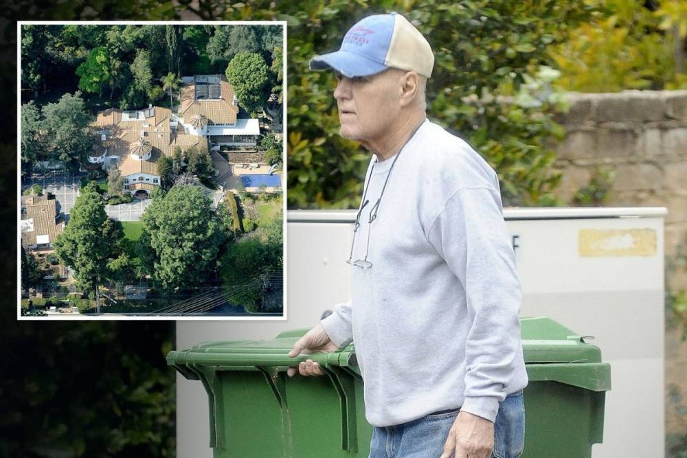Alex Trebek - Jeopardy! host Alex Trebek looks healthy taking out the trash at his sprawling LA mansion after cancer diagnosis - thesun.co.uk - Los Angeles - state California - city Studio