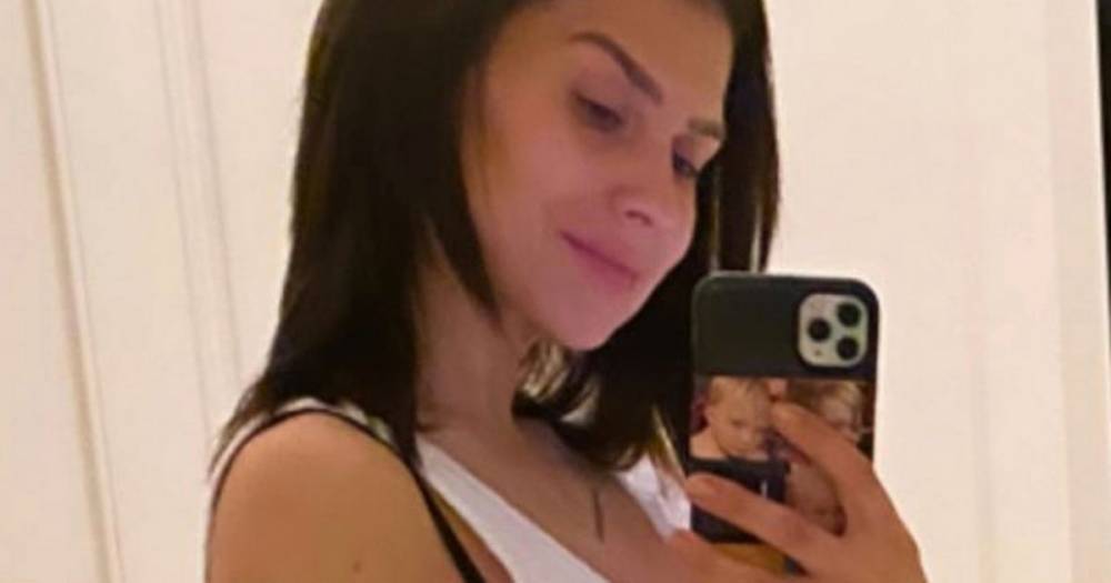 Alec Baldwin - Hilaria Baldwin - Hilaria Baldwin shares precious first glimpse of blossoming baby bump - mirror.co.uk
