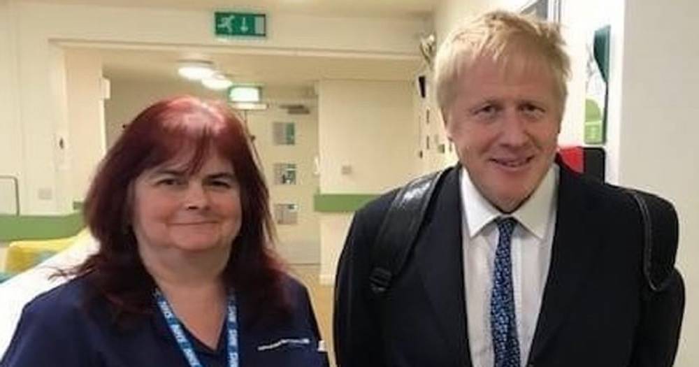 Boris Johnson - Proud hospital matron who posed with Boris Johnson loses life to coronavirus - mirror.co.uk - Britain