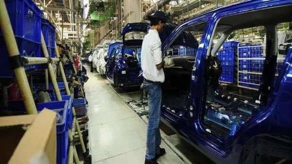 Auto firms face delayed launches, labour shortage, productivity losses: Report - livemint.com - city New Delhi - India